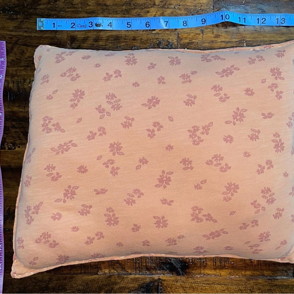 Floral Patterned Pillowcase - Picture 2 of 4